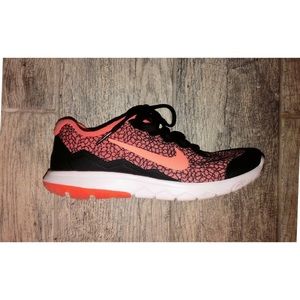 Nike FLEX EXPERIENCE RN 4